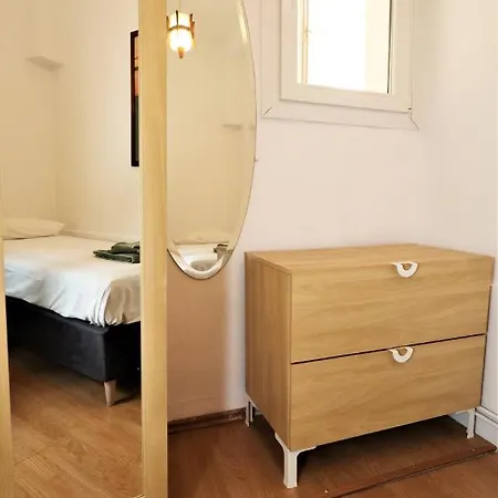 Apartment Cozy 2 Bedroom @panormou Metro/erytros Stavros *